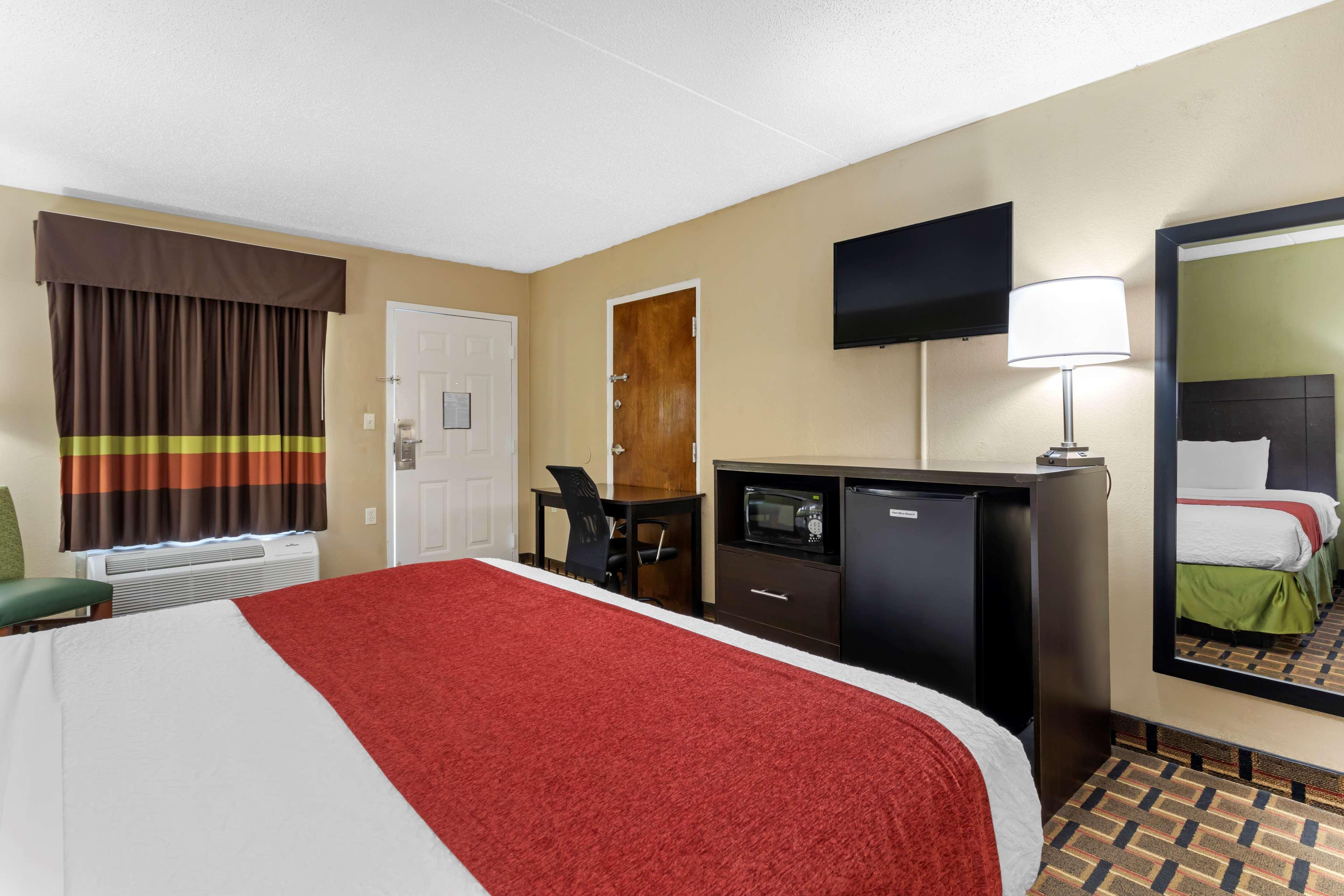 Surestay Hotel By Best Western Lenoir City Exterior photo